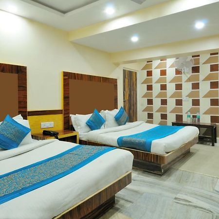 Hotel Lahorimal Deluxe New Delhi Bagian luar foto
