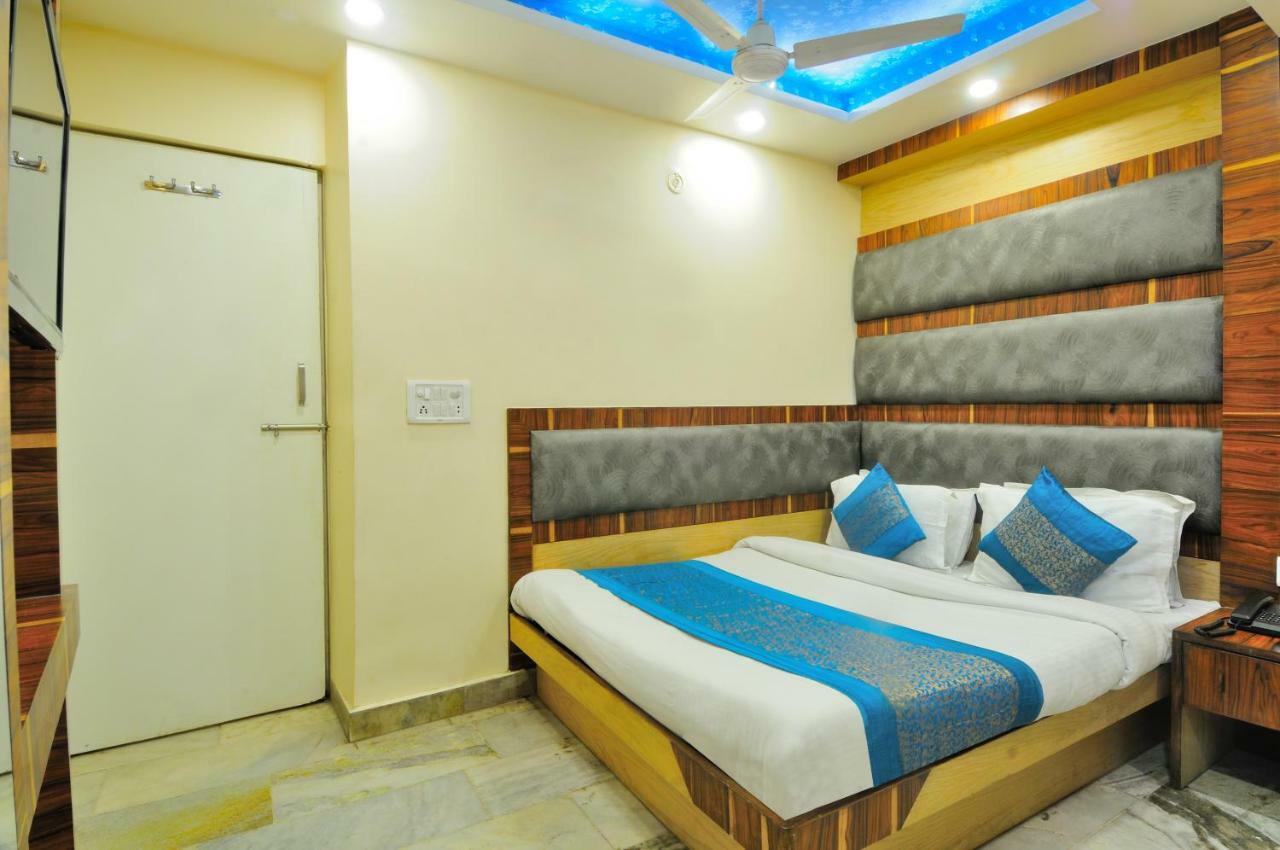 Hotel Lahorimal Deluxe New Delhi Bagian luar foto