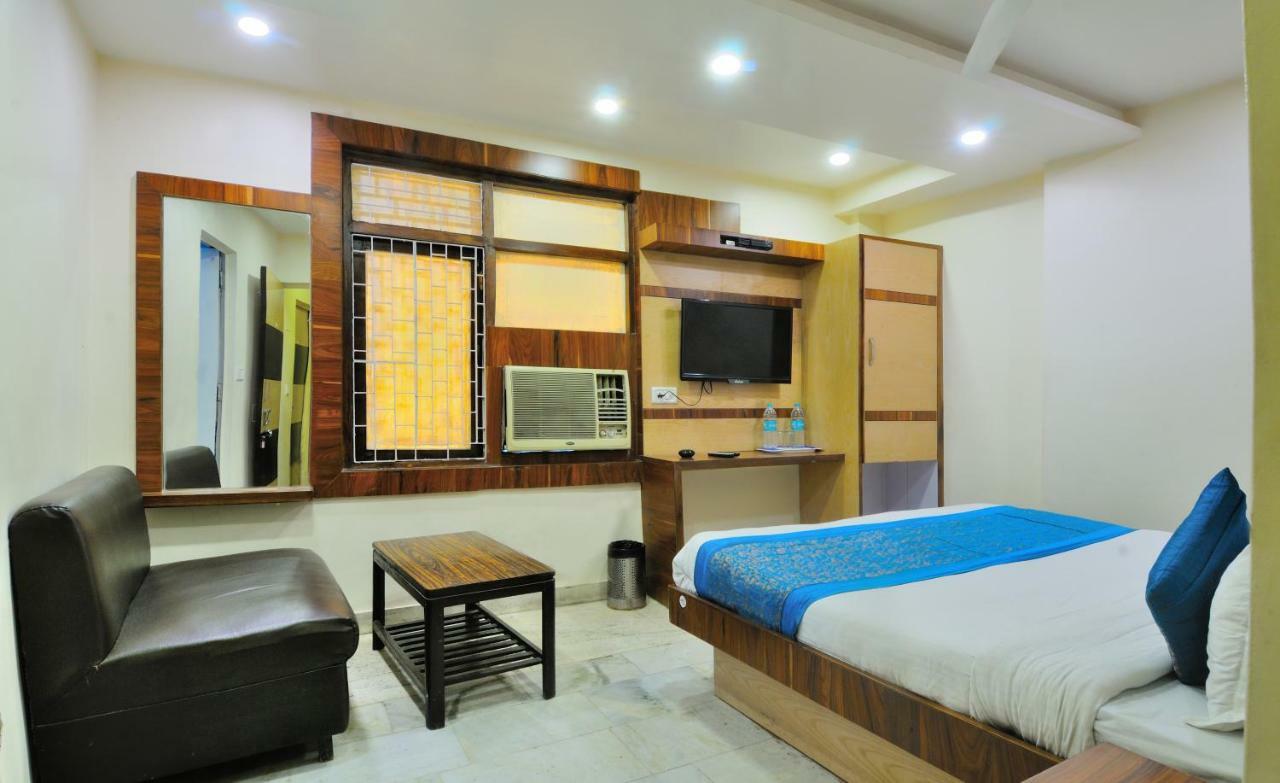 Hotel Lahorimal Deluxe New Delhi Bagian luar foto
