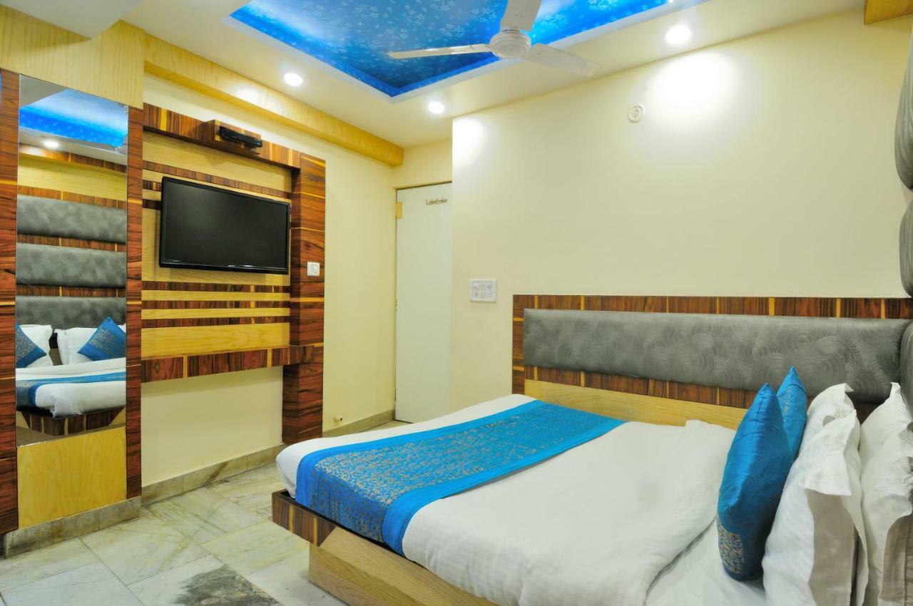 Hotel Lahorimal Deluxe New Delhi Bagian luar foto